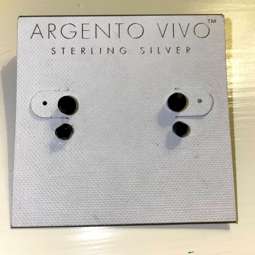 Forever 21 Black Jewel Stud Earrings